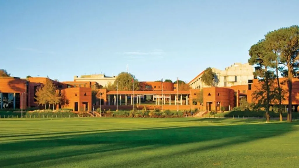 Curtin College